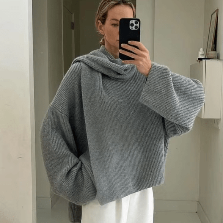 Xia løsstrikket genser med skjerf