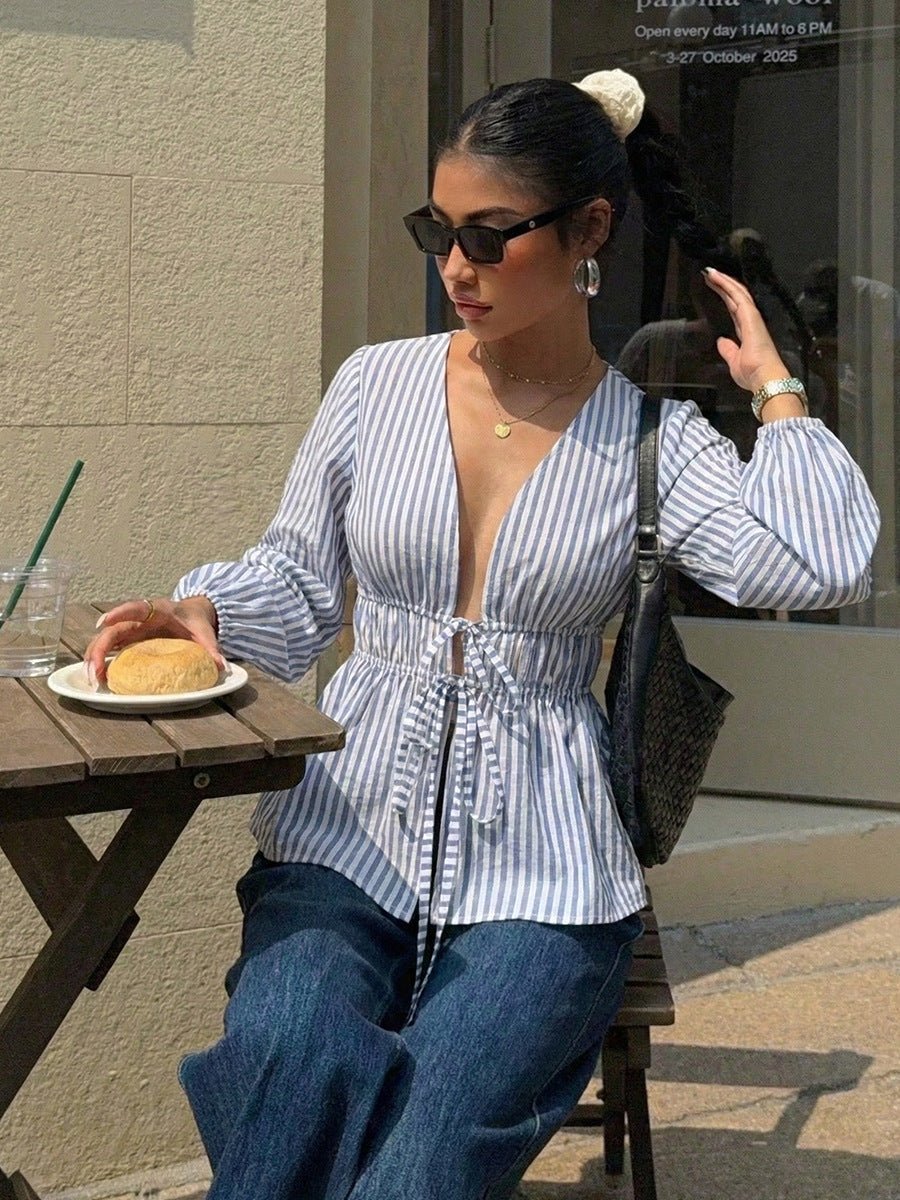 Yelena stripete bluse med knyting foran