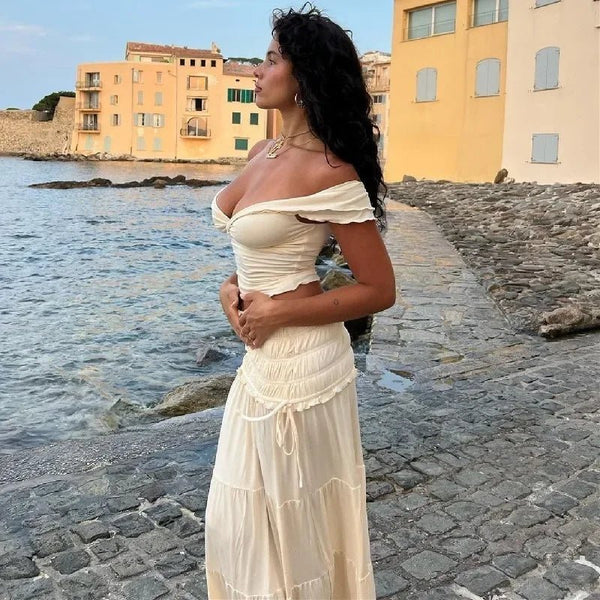 Zendaya sett med volangprydet crop-topp og maxiskjørt