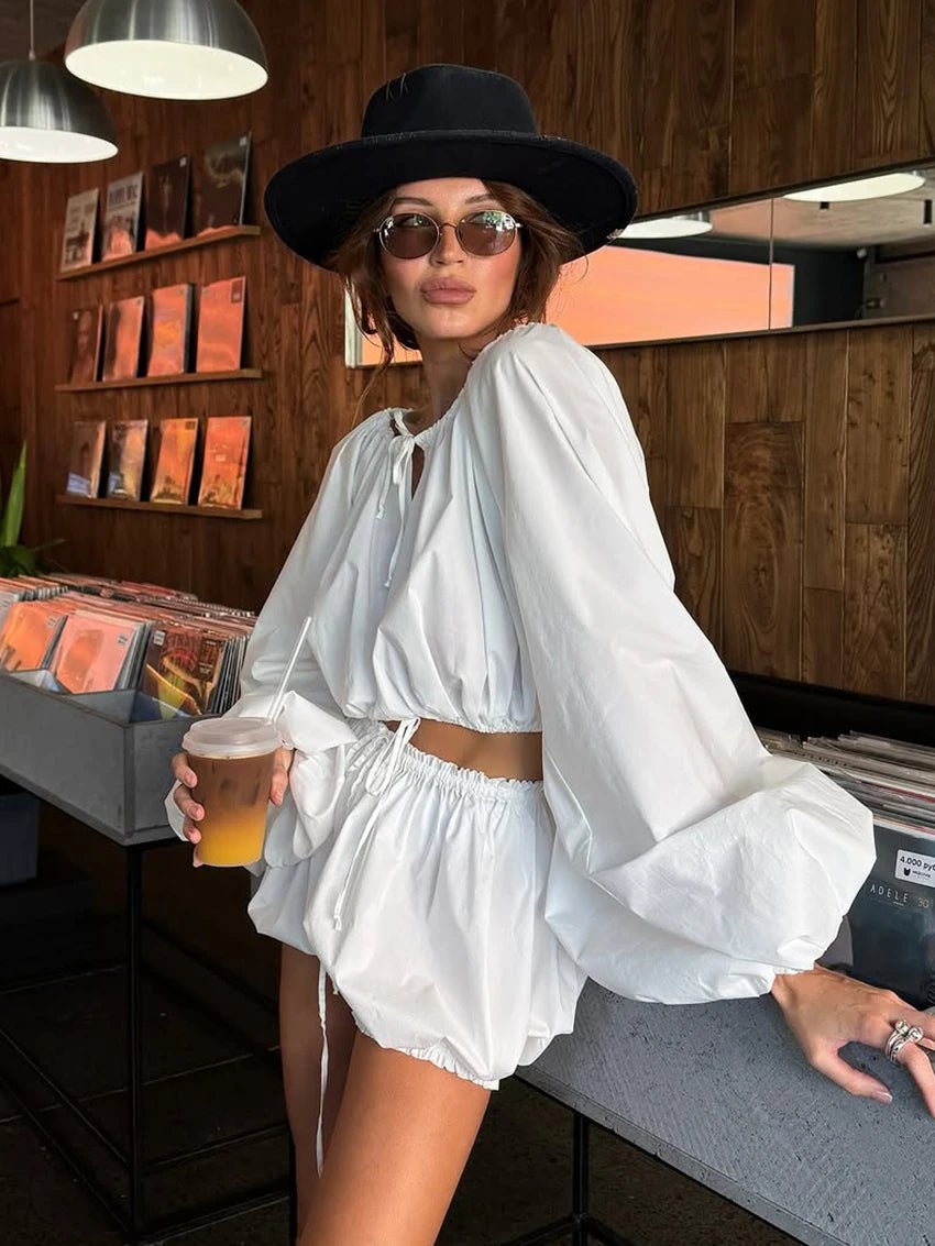 Zoe sett med off-shoulder-topp og shorts